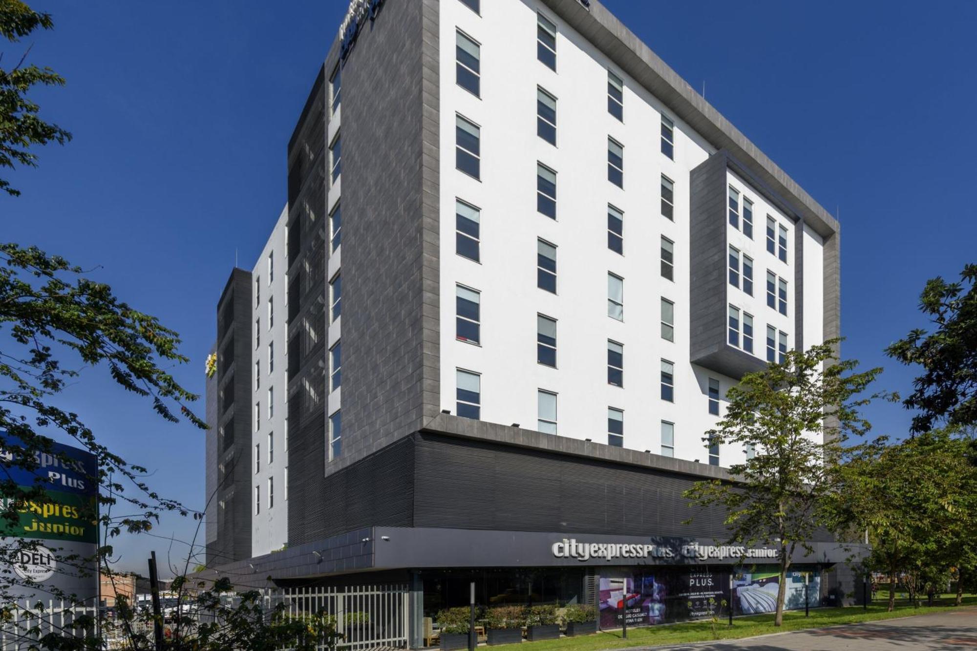 City Express Plus By Marriott Bogota Aeropuerto Exterior photo